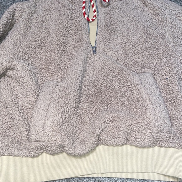 Lululemon cropped Sherpa half zip - Picture 3 of 6